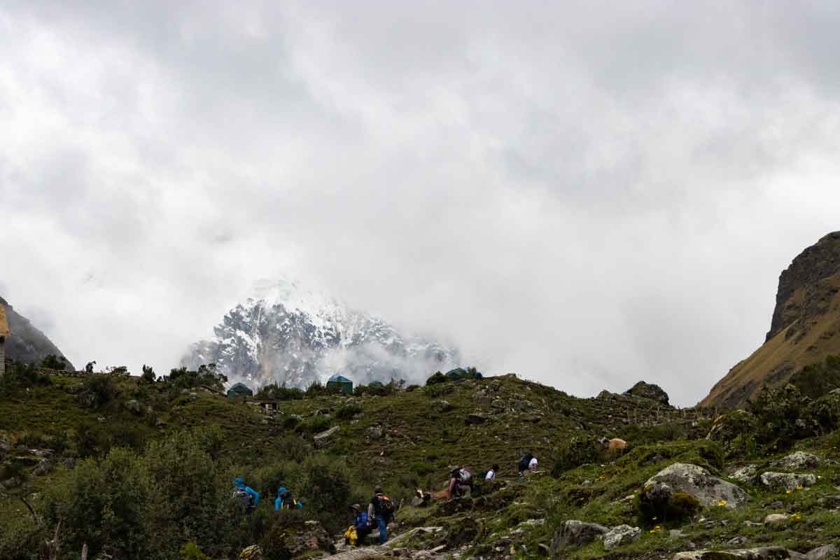 Tour operators cleaning Inca Trail